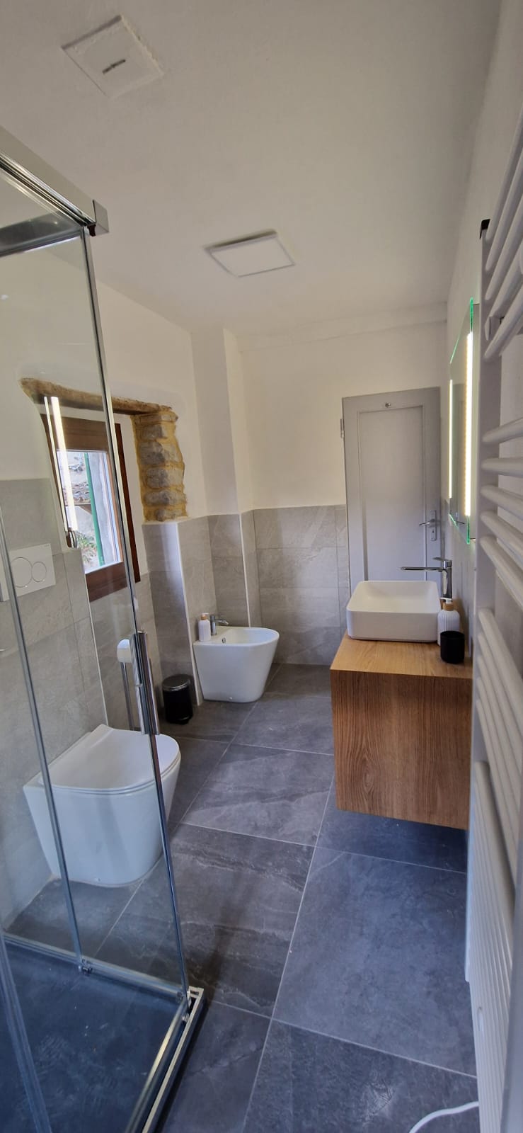 Affittacamere Castelvecchio24 - Walkplus: elenco delle strutture dove soggiornare lungo il cammino Via della Lana e della Seta