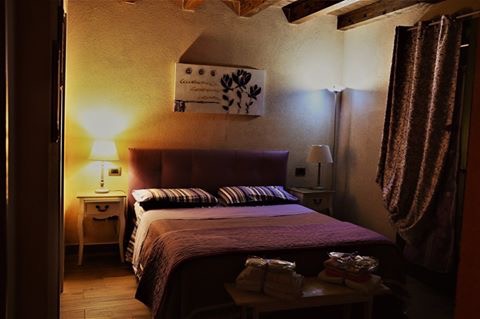 B&B La Piazzetta di Rasora - Walkplus: elenco delle strutture dove soggiornare lungo il cammino Via della Lana e della Seta